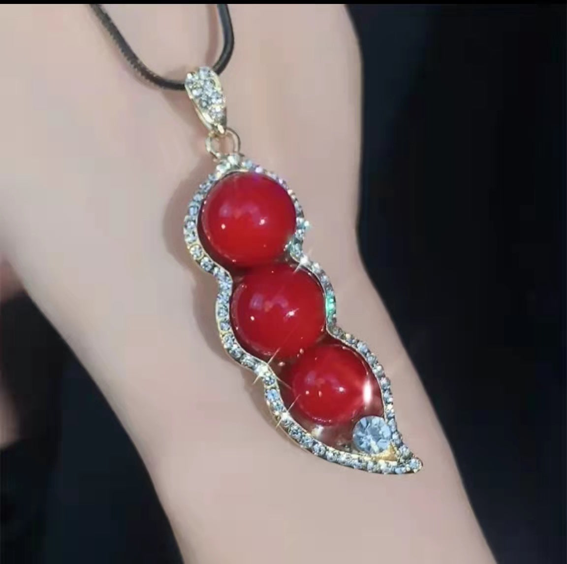 Rose & Flower Mix Tassel Pendant (assorted variety)